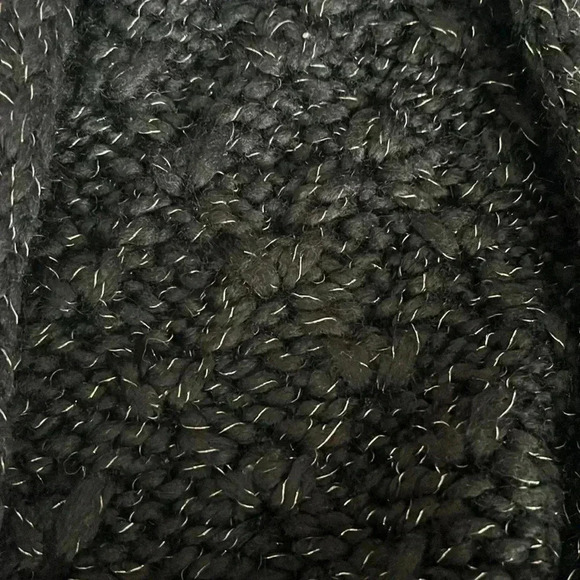 ❤️2/$30❤️Lululemon Hand Knitted Black Scarf Metallic Strings Mixed and Pom - Picture 4 of 4